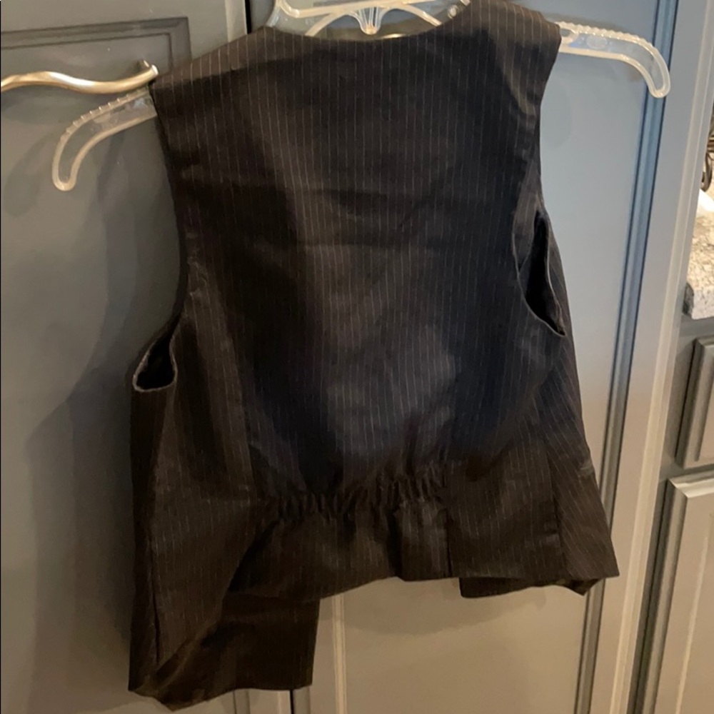 Vest - Picture 2 of 3